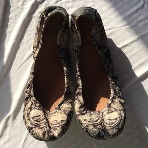 Lucky Brand Flat Shoes